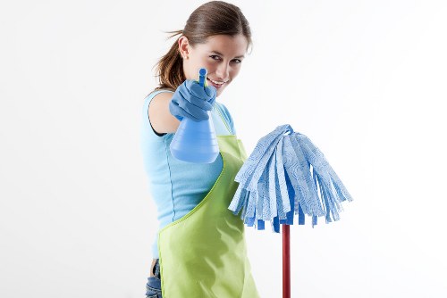 Professional end of tenancy cleaning in a Chelsea flat kitchen