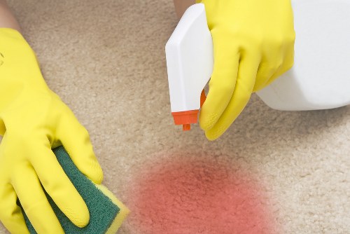 Professional oven cleaning service for a Chelsea home kitchen